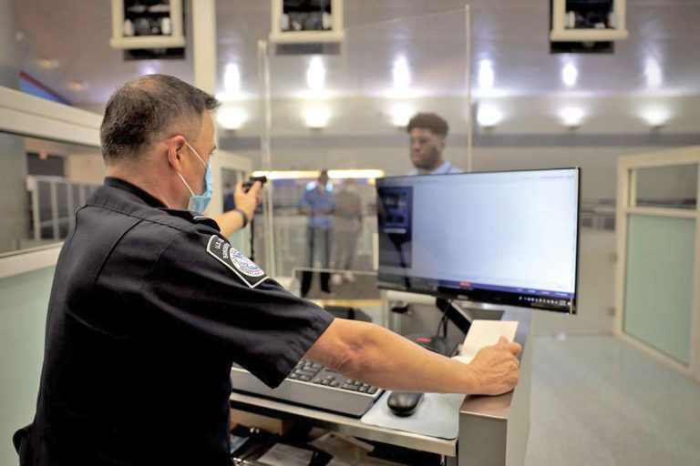 Me detienen en Migración, que hago?